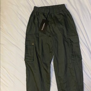 PrettyLittleThing Petite Khaki Pocket Cargo Pants